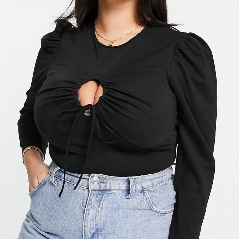 Black bodysuit with Keyhole cut out
